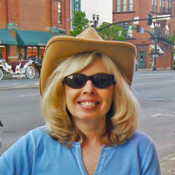 Liz on lower Broad in 2010, before its metamorphosis. Liz on lower Broad in 2010, before its metamorphosis.